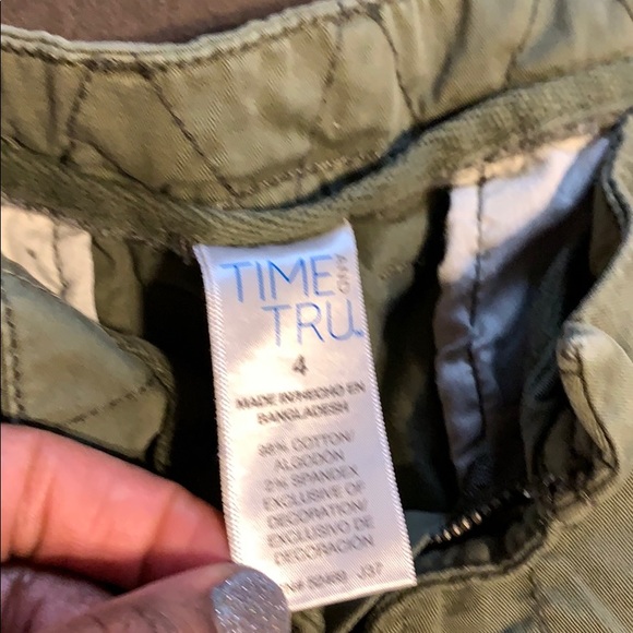 Shorts - Picture 2 of 3